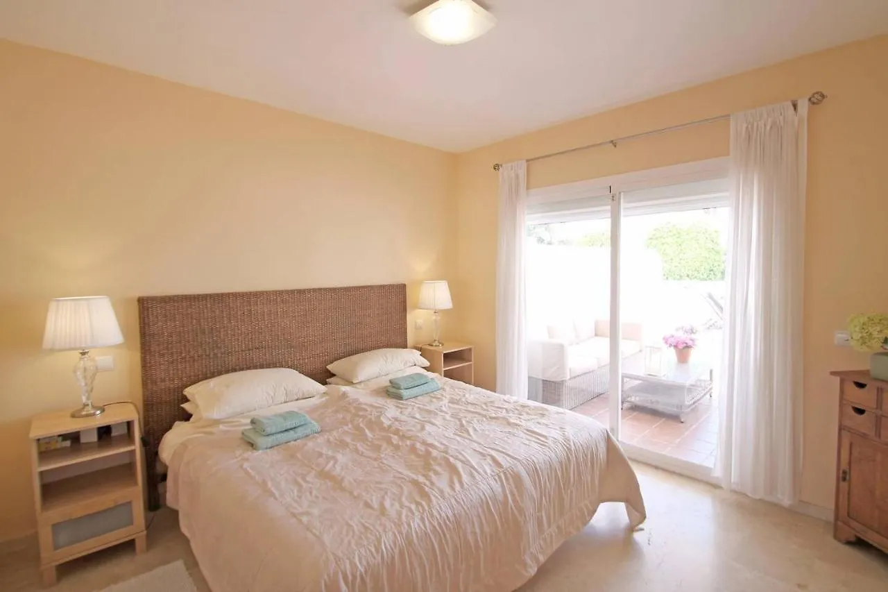 Luxury, Spacious 2 Bed Apartment Estepona Spain