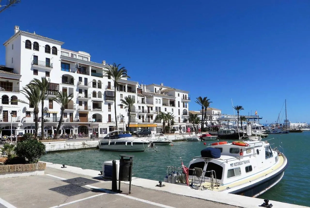 Luxury, Spacious 2 Bed Apartment Estepona Spain
